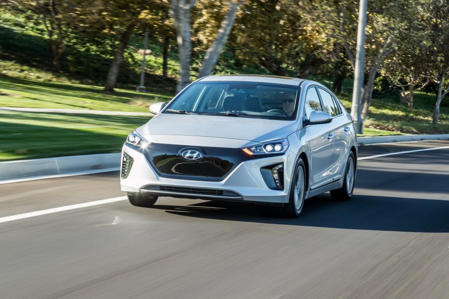  Hyundai IONIQ electric (AE) 2016 года  (NA) (фото 3 из 41)